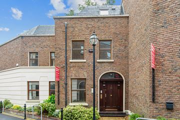 7 Windsor Place, Pembroke Street Lower, Dublin 2, D02XA02