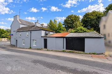 Quinns Bar, Main Street, Swinford, Co Mayo, F12AE44 — photo 2