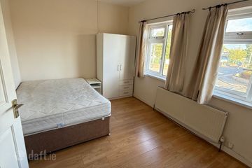 Apartment - 2 bedrooms, Ballsgrove Shopping Centre, Drogheda, Co. Louth — photo 2
