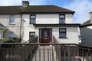 4 Holy Cross Place, Charleville, Co. Cork, P56VW28 — photo 2