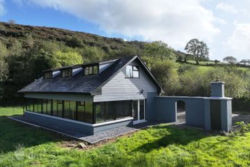 The Lake House, Shandrum Beg, Bantry, Co. Cork, P75PW74 — photo 2
