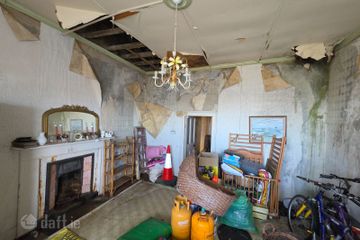 11 Marine Parade, Kilkee, Co. Clare, V15AE19 — photo 2