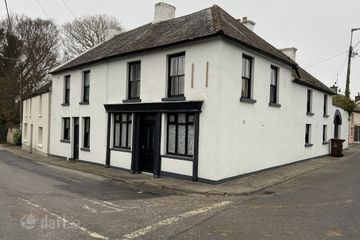  4 Bed Investmest Property with adjoining 2 Bed self contained Apartment