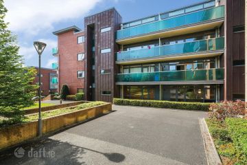 Apartment 74, Rosanule, Phoenix Park Avenue, Castleknock, Dublin 15, D15WP99 — photo 2