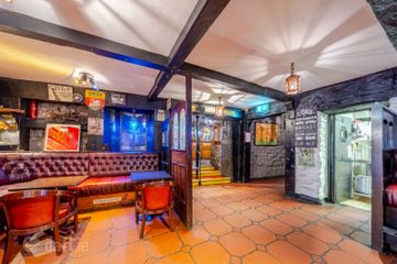 Cox'S, Tucker Street, Castlebar, Co. Mayo, F23DY88 — photo 3