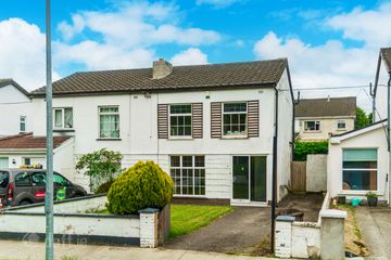 18 Dodsborough Road, Lucan, Dublin 22 — photo 2