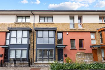30 Milltown Avenue, Mount St Annes, Milltown, Dublin 6 — photo 2