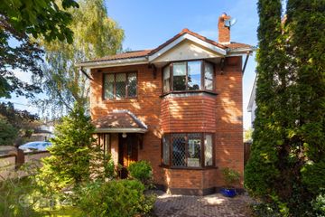 1 Foxrock Wood, Dublin 18, D18 X4Y6 — photo 2