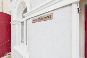 South Abbey Cottage, South Abbey, Youghal, Co. Cork, P36K230 — photo 2
