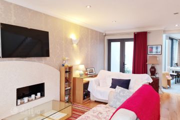 SHORT TERM, 3 MONTHS LEASE, 1 Parkavara, Mill Street, Galway City Centre, Co. Galway — photo 2