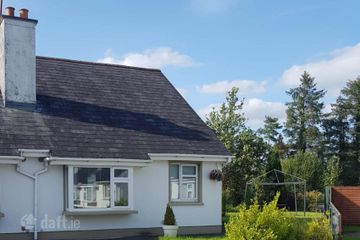 9 Quinn Villas, Ballaghaderreen, Co. Roscommon, F45HF53 — photo 2
