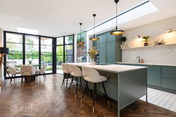 25 Castlewood Park