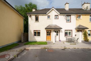 4 Brosna Court, Frederick Street, Clara, Co. Offaly, R35N276 — photo 2