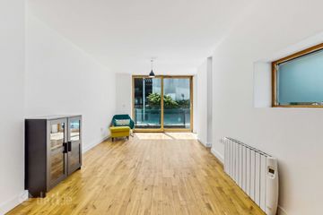 Apartment 5, Block D, Mellowes Quay, Christchurch, Dublin 8, D08A4W0 — photo 2
