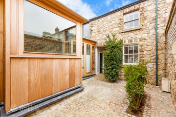 29A Raglan Lane
Ballsbridge
Dublin 4