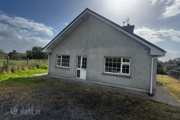 15 Knockthomas Drive, Castlebar, Castlebar, Co. Mayo, F23WT35 — photo 2