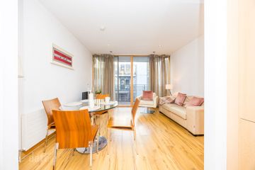 Apartment 12, Blackwater House, IFSC, Dublin 1, D01C9K5 — photo 3