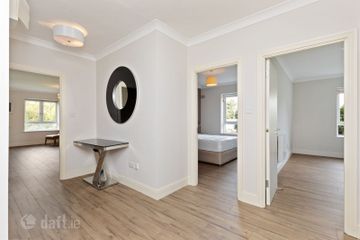 Apartment 11, Block A, Altamont Hall, Dundrum, Dublin 14, D14ND23 — photo 2