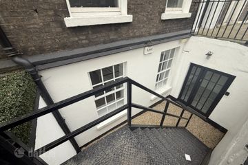Baggot Street Lower, Dublin 2 — photo 3