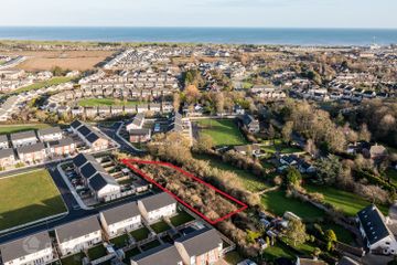 Off Park Road in Whitefield Hall, Bettystown, Co. Meath — photo 2
