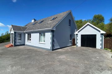FRONT OF HOUSE WITH DETACHED GARAGE 