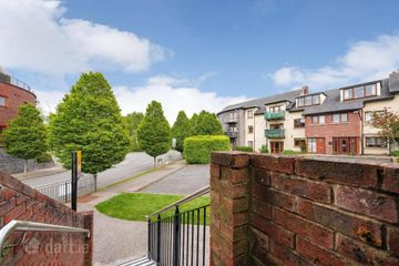 10 Slade Castle Heights, Saggart, Co. Dublin — photo 2