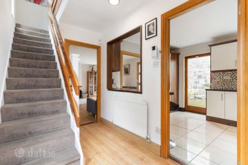 7 Emerald Cottages, Upper Grand Canal Street, Ballsbridge, Dublin 4, D04X9V4 — photo 2