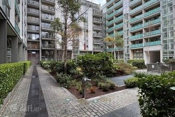 Apartment 39, Hill Of Down House, Spencer Dock, IFSC, Dublin 1 — photo 2