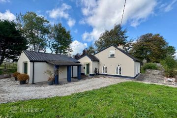Lisbride Lodge, Carrowroe, Ballymurray, Co. Roscommon