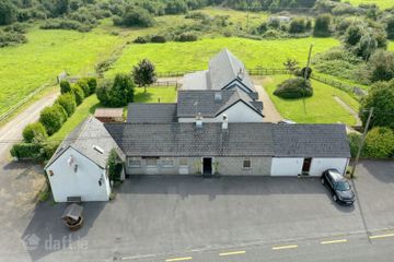 Woodfield Inn, Larkhill, Beltra, Co. Sligo, F91AC66 — photo 2
