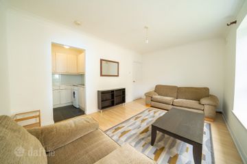 Apt 47 Pier 19, Ushers Island, Dublin 8, D08T9W6 — photo 2