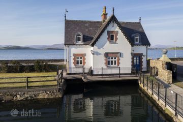 Sealodge Cottage, Seafield, Bantry, Co. Cork, P75YR70 — photo 2