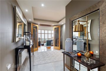 Penthouse 215, Beechwood Court, Blackrock, Co. Dublin, A94 CX97 — photo 3