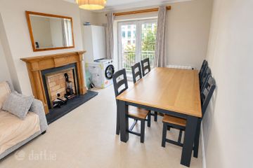 Apartment The Lansdowne Block, Pembroke Square, Grand Canal Dock, Dublin 4 — photo 3