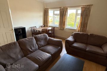 Apartment - 2 bedrooms, Ballsgrove Shopping Centre, Drogheda, Co. Louth — photo 3