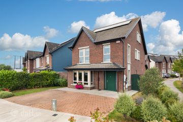 42 Hollywoodrath Avenue, Hollystown, Dublin 15, D15X66C — photo 2