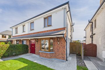 27 Rath Bawn, Portnick, Ballinasloe, Co. Galway, H53D599 — photo 2