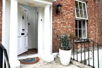 Apartment 5 Sherborne Court, 17-18 Charleston Road, Ranelagh, Dublin 6, D06XN61 — photo 2