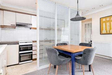 Apartment A, 19 Warrington Place, Dublin 2, D02K278 — photo 3