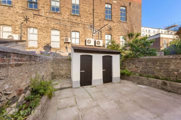7 Albert Court East, Dublin 2, Grand Canal Dock, Dublin 2, D02PP46 — photo 2