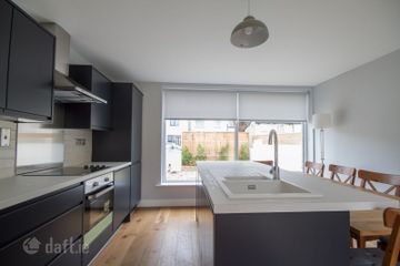 8a Woodlawn Park, Dun Laoghaire, Monkstown, Co. Dublin — photo 3