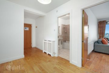 Apartment 30, West Courtyard, Tullyvale, Cabinteely, Dublin 18, D18FF20 — photo 2