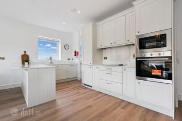 Apartment 10, Suttonfield Court, Suttonfield Park, Carrickmines, Dublin 18 — photo 3