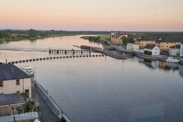 Custume Pier, Custume Place, Athlone, Co. Westmeath — photo 2