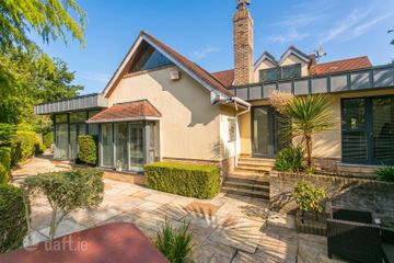 Woodend, The Birches, Torquay Road, Foxrock, Dublin 18, D18 R2R6 — photo 2
