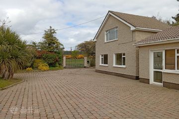Extensive Equestrian property,Clifton Lodge, The Curragh, Ballysax, Co. Kildare, R56H288 — photo 2