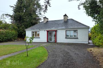 Moores Cottage, The Demesne, Frenchpark, Co. Roscommon, F45HH27 — photo 3