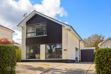 19 Cornelscourt Hill Road, Foxrock, Dublin 18, D18 Y8W2 — photo 2