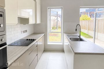 8 Parkside Way, Dublin 13, Clongriffin, Dublin 13, D13FXY2 — photo 3