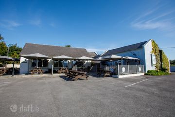 The Oyster Tavern Bar & Restaurant The Spa, Tralee, Co. Kerry, V92F681 — photo 2
